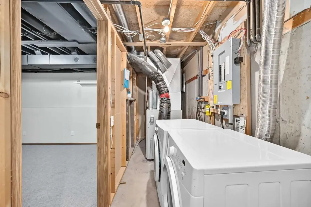 34 Shawinigan Lane SW Calgary AB T2Y 2B5