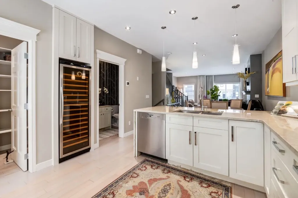 3711 17 Street SW Calgary AB T2G 6N3