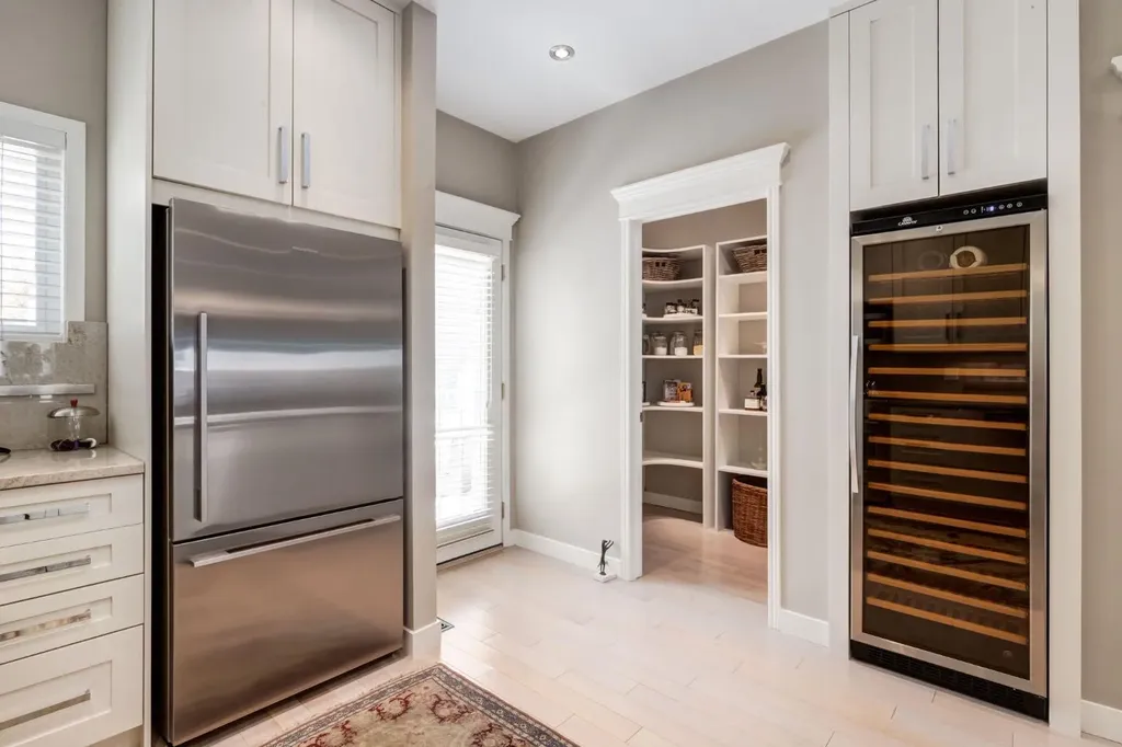 3711 17 Street SW Calgary AB T2G 6N3