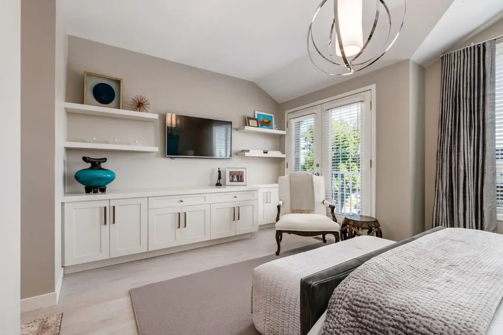 3711 17 Street SW Calgary AB T2G 6N3