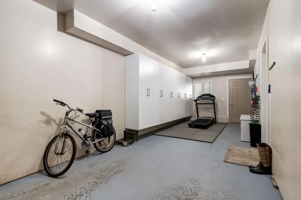 3711 17 Street SW Calgary AB T2G 6N3