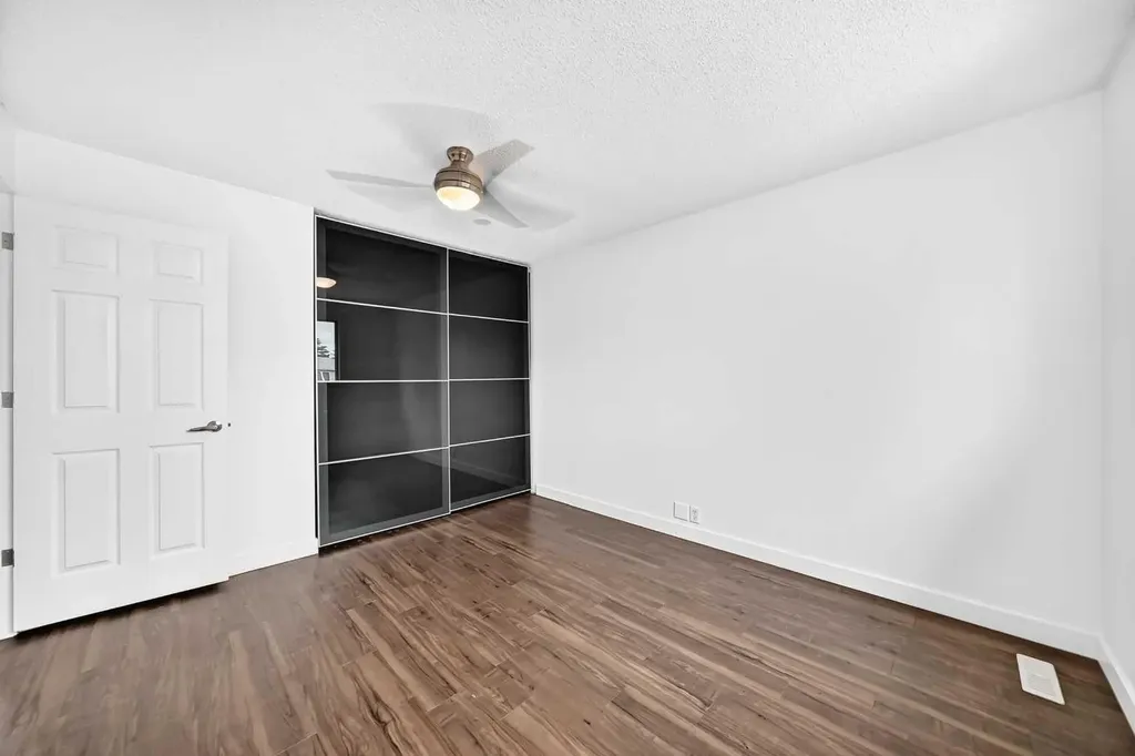 60 Erin Mount Crescent SE Calgary AB T2B 2S3