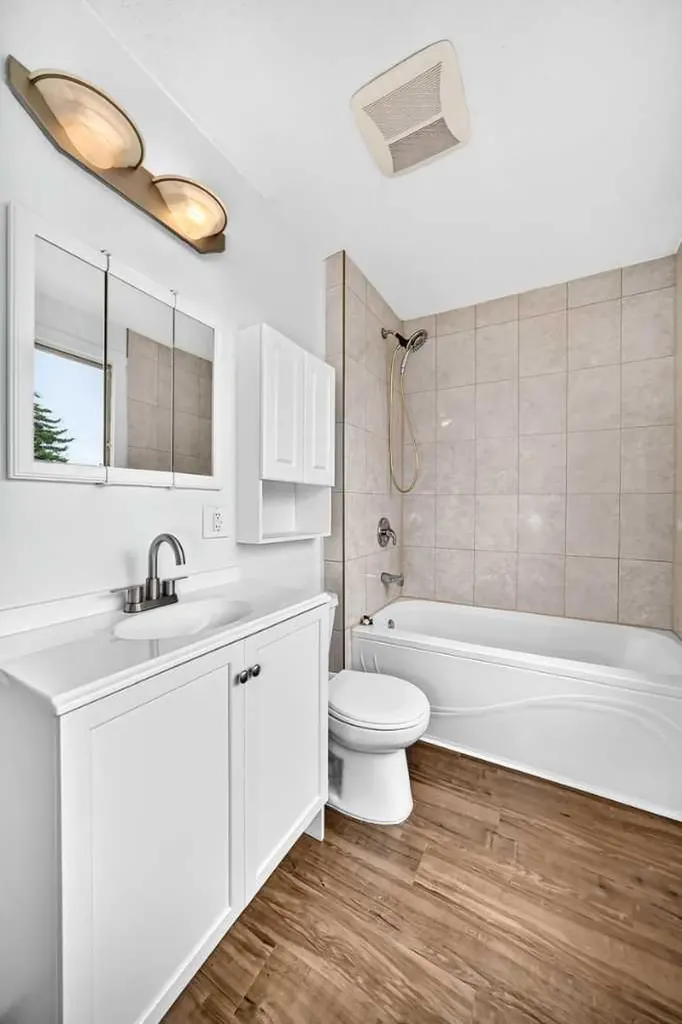 60 Erin Mount Crescent SE Calgary AB T2B 2S3