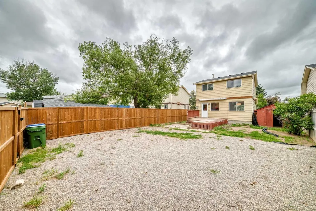 60 Erin Mount Crescent SE Calgary AB T2B 2S3
