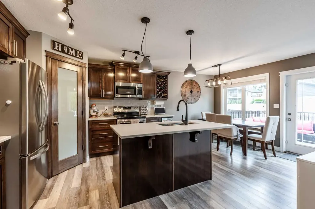 596 Vista Drive SE Medicine Hat AB T1B0N1