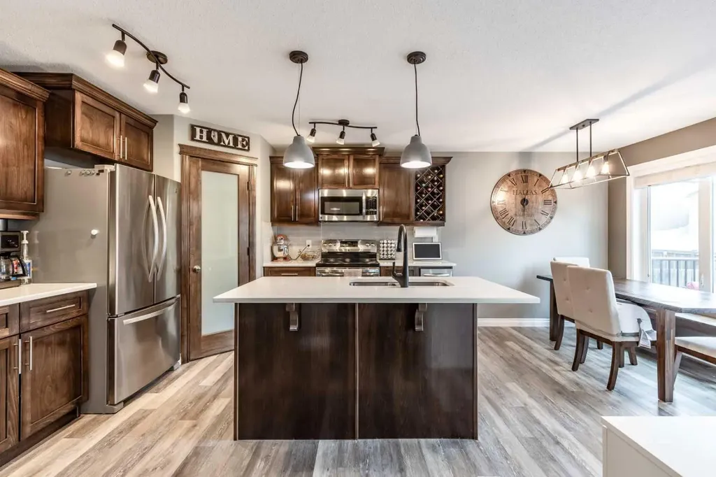 596 Vista Drive SE Medicine Hat AB T1B0N1