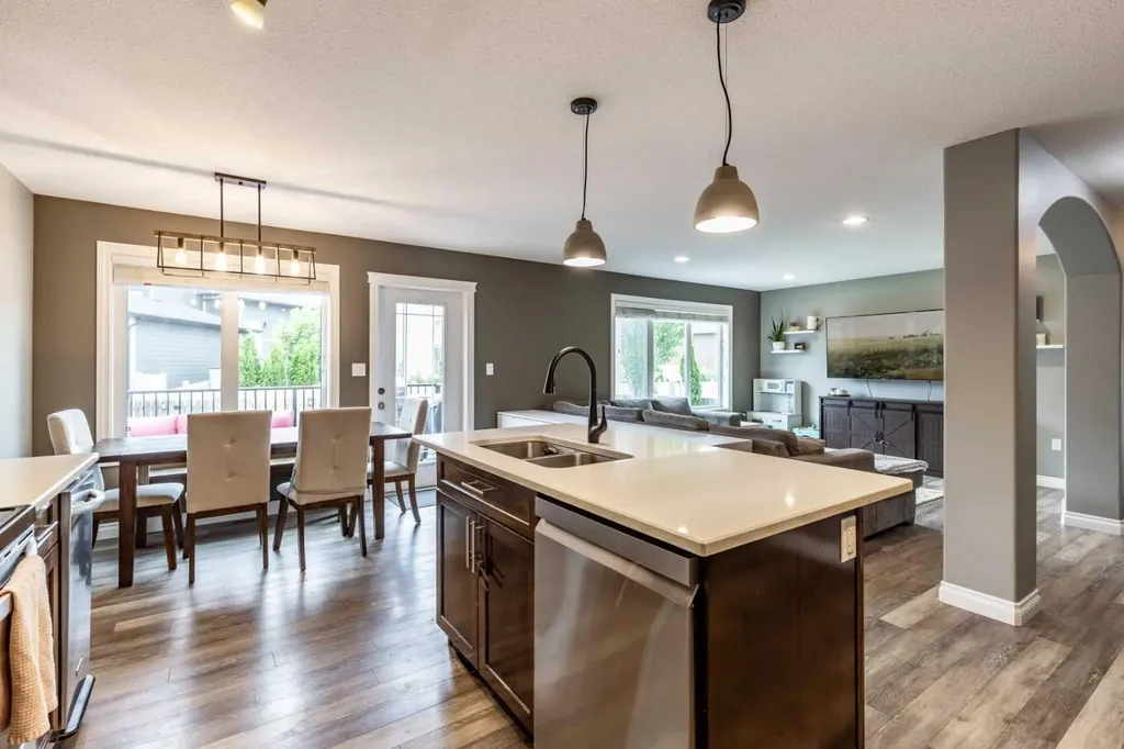 596 Vista Drive SE Medicine Hat AB T1B0N1