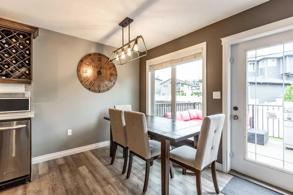 596 Vista Drive SE Medicine Hat AB T1B0N1