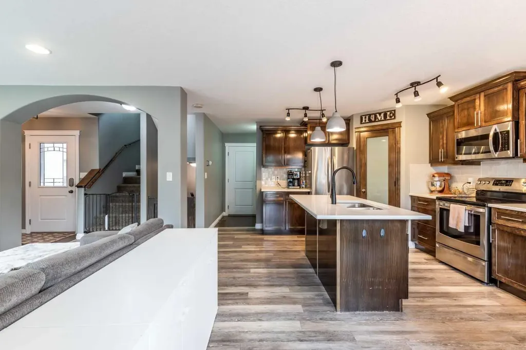 596 Vista Drive SE Medicine Hat AB T1B0N1