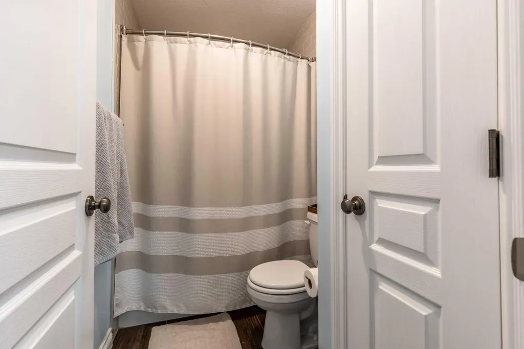 596 Vista Drive SE Medicine Hat AB T1B0N1