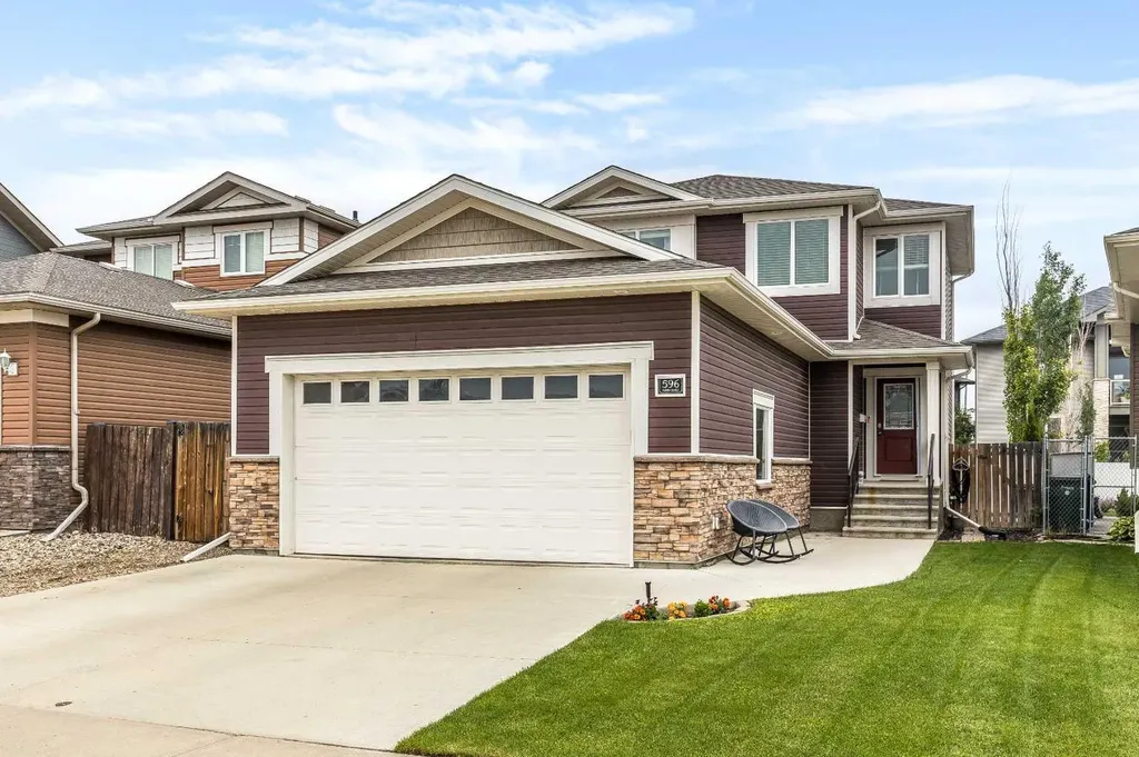 596 Vista Drive SE Medicine Hat AB T1B0N1