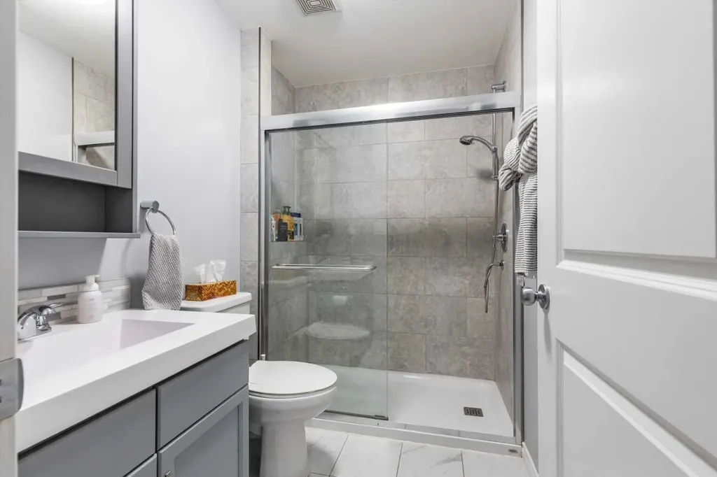 596 Vista Drive SE Medicine Hat AB T1B0N1