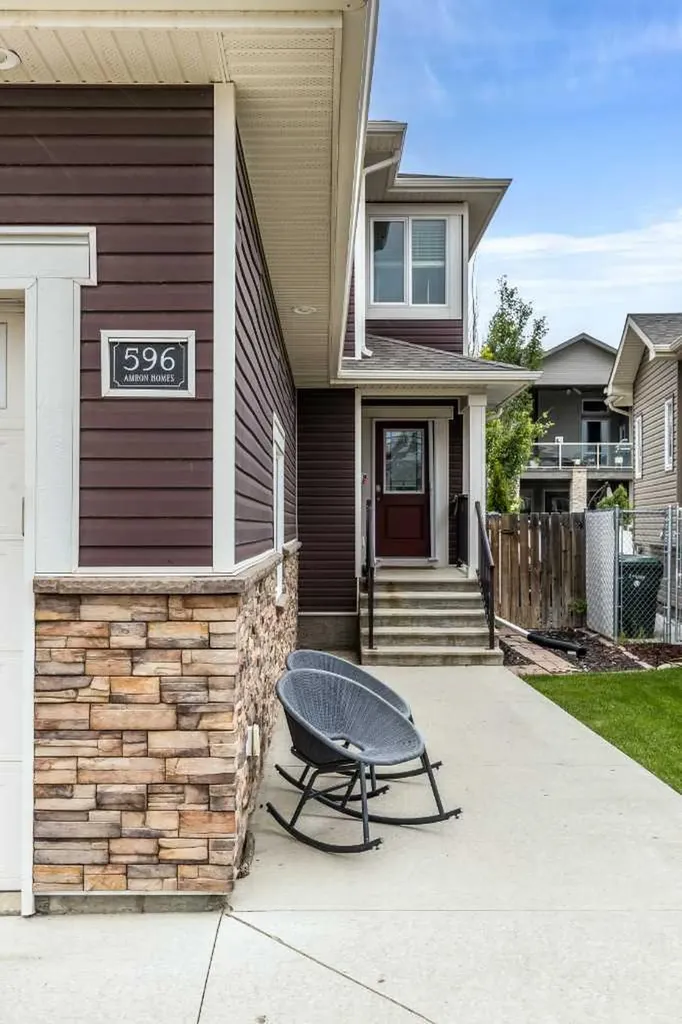 596 Vista Drive SE Medicine Hat AB T1B0N1