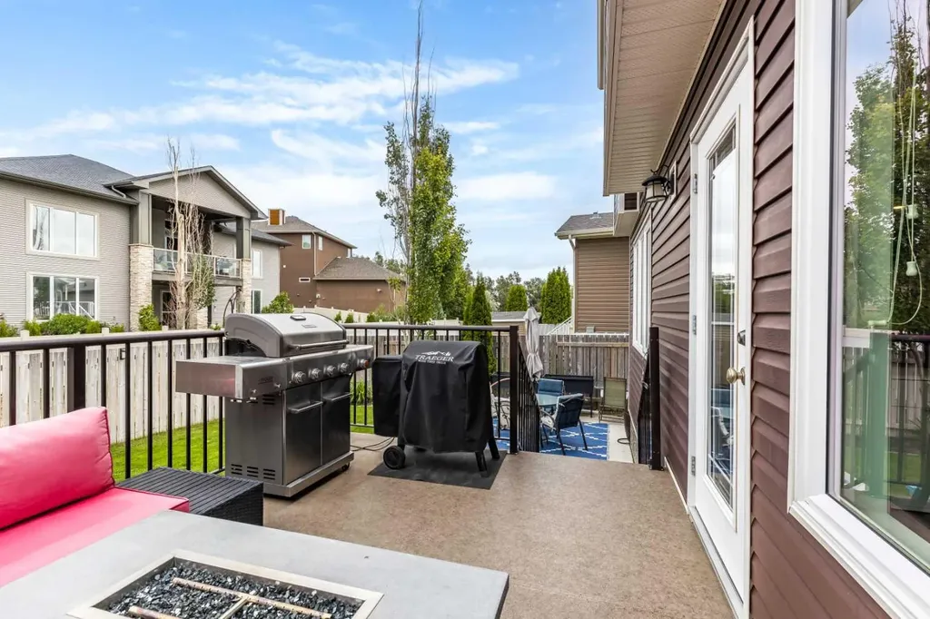 596 Vista Drive SE Medicine Hat AB T1B0N1