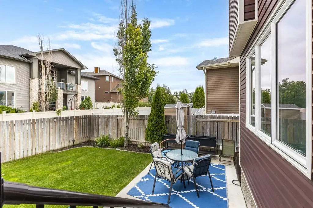 596 Vista Drive SE Medicine Hat AB T1B0N1