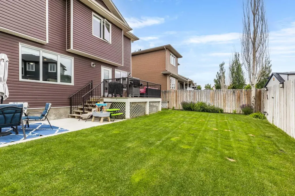596 Vista Drive SE Medicine Hat AB T1B0N1