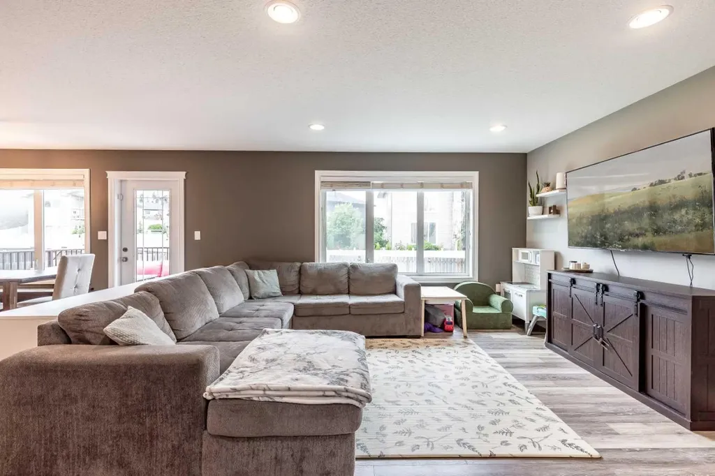 596 Vista Drive SE Medicine Hat AB T1B0N1