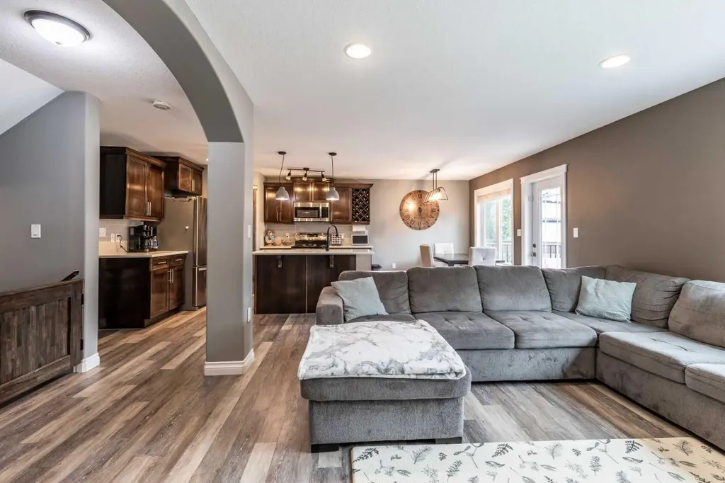 596 Vista Drive SE Medicine Hat AB T1B0N1