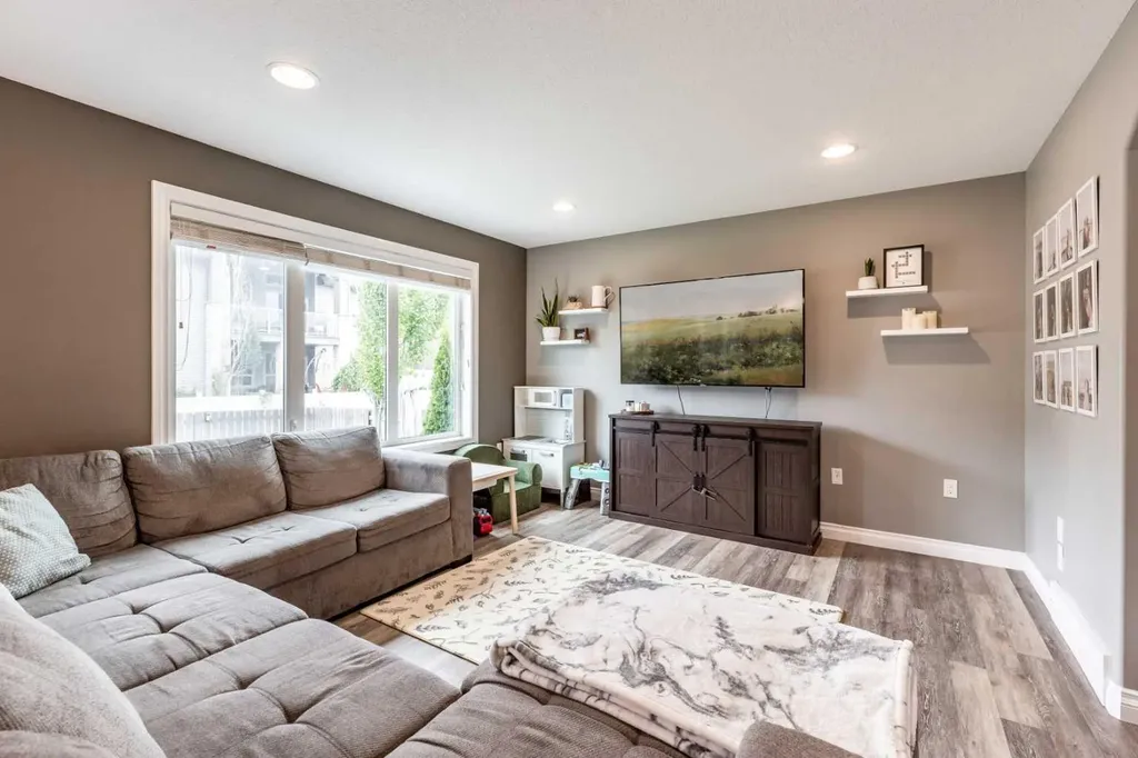 596 Vista Drive SE Medicine Hat AB T1B0N1