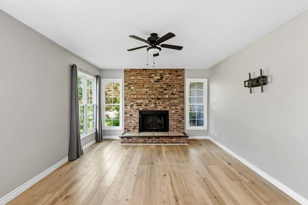 303 Cornwall Drive Fort Mcmurray AB T9K 1G7