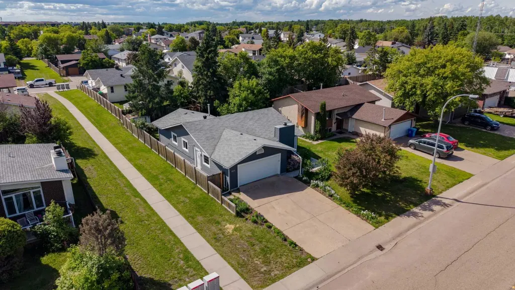 303 Cornwall Drive Fort Mcmurray AB T9K 1G7