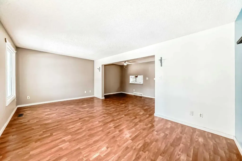 4630 46 Avenue Olds AB T4H 1C6