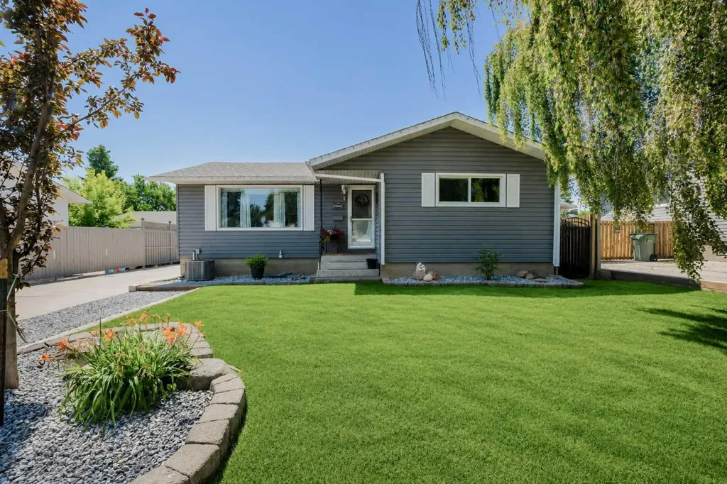 9209 111 Avenue Grande Prairie AB T8V 3L7