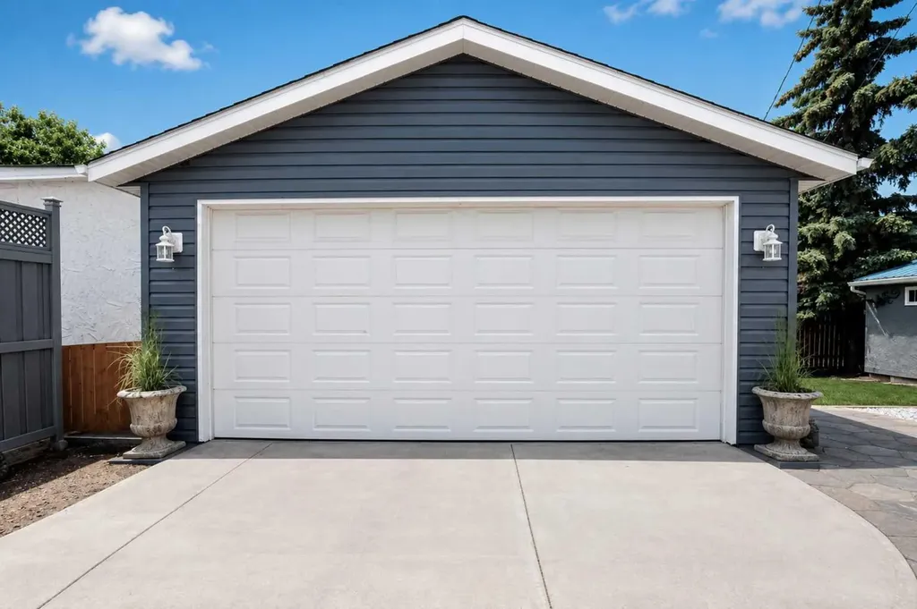 9209 111 Avenue Grande Prairie AB T8V 3L7