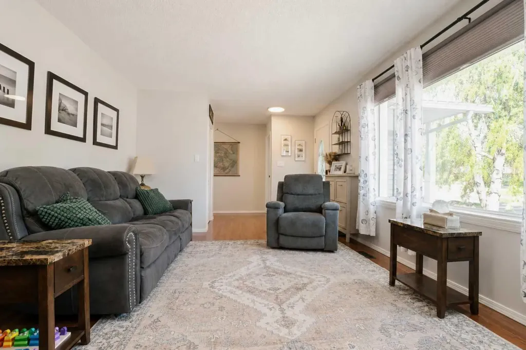 9209 111 Avenue Grande Prairie AB T8V 3L7