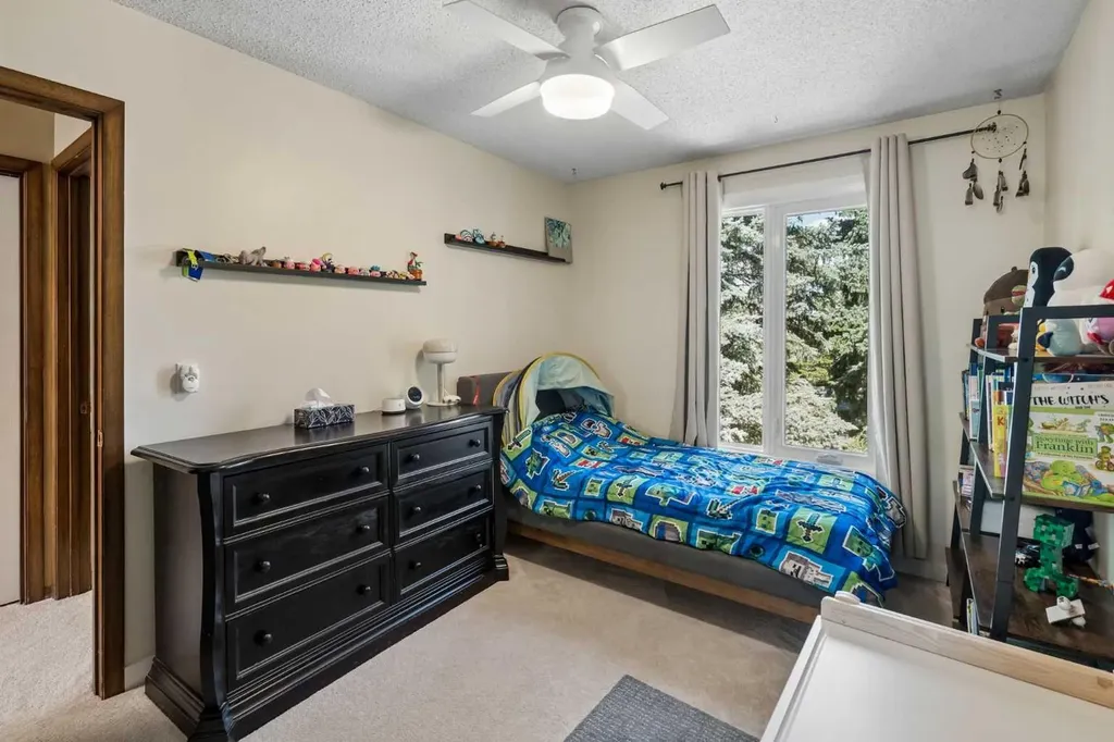 7 Brookpark Bay SW Calgary AB T2W 2R7