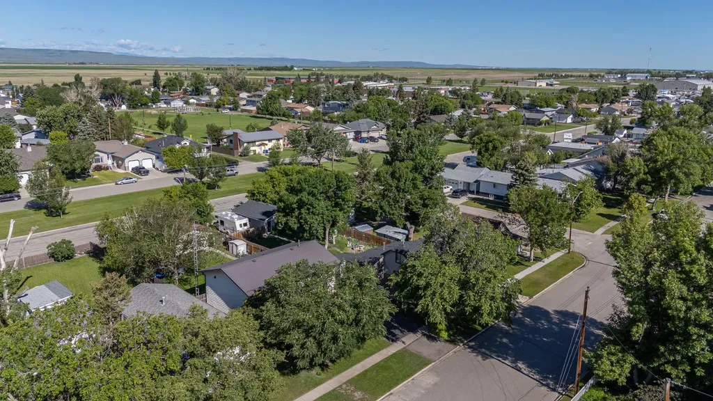 5213 3a Street W Claresholm AB T0L 0T0