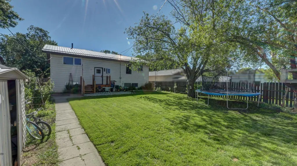 5213 3a Street W Claresholm AB T0L 0T0