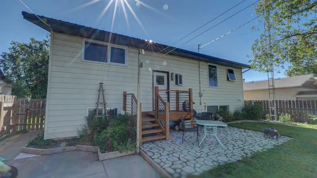 5213 3a Street W Claresholm AB T0L 0T0
