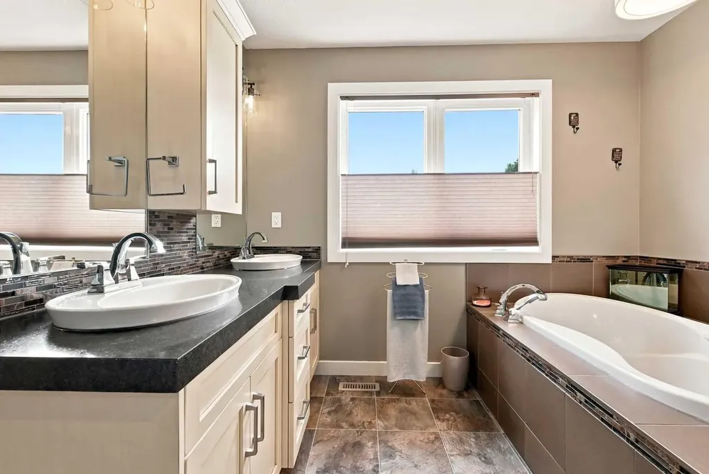 115 Stephenson Crescent Red Deer AB T4R 0L6