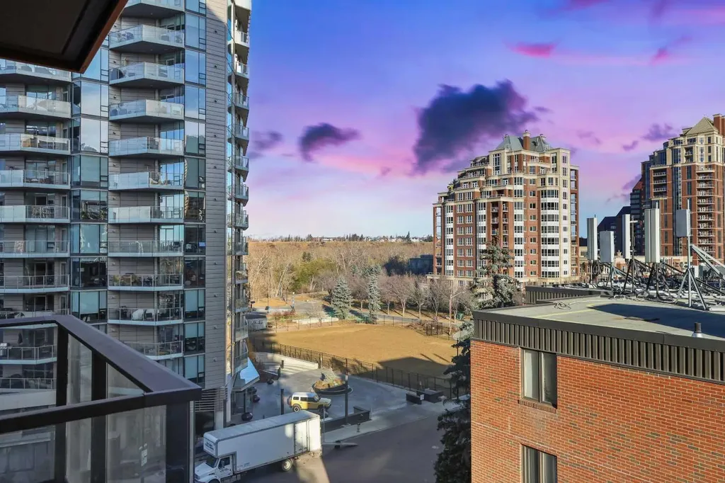 730 2 Avenue SW Calgary AB T2P 1R8