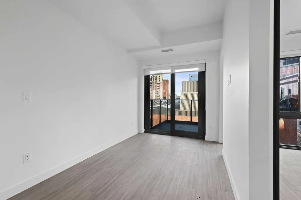 730 2 Avenue SW Calgary AB T2P 1R8