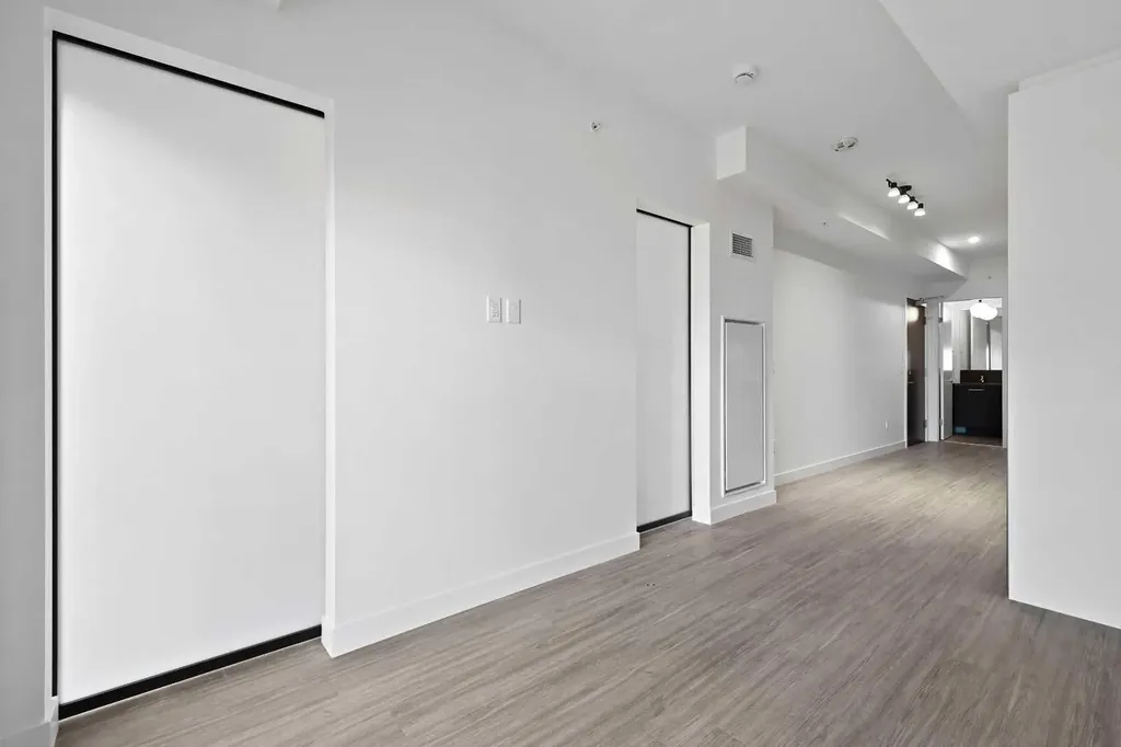 730 2 Avenue SW Calgary AB T2P 1R8