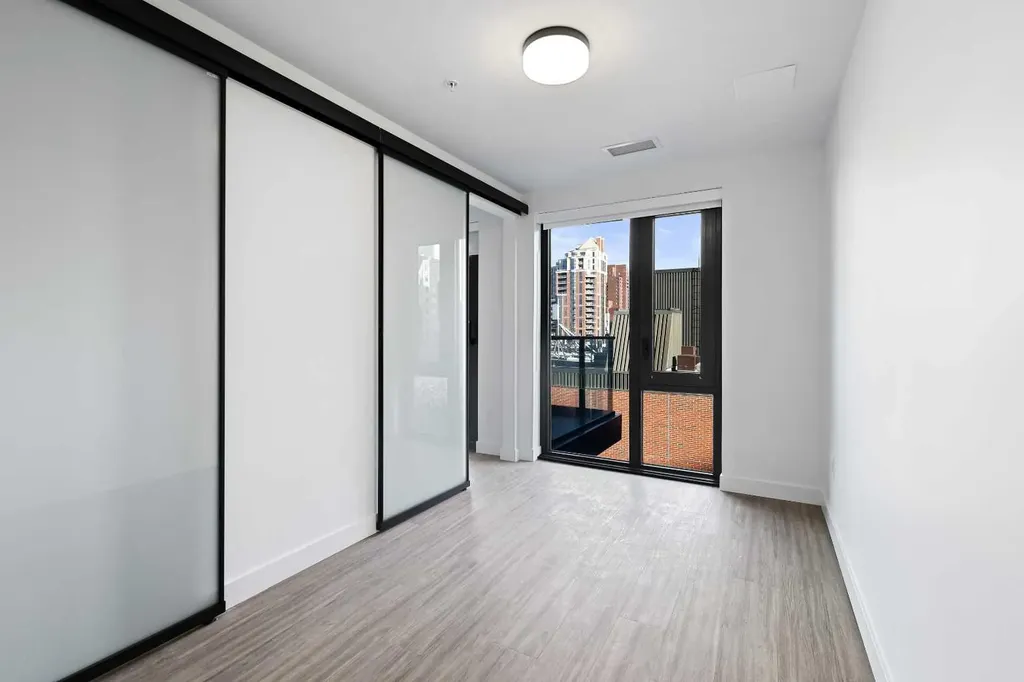 730 2 Avenue SW Calgary AB T2P 1R8