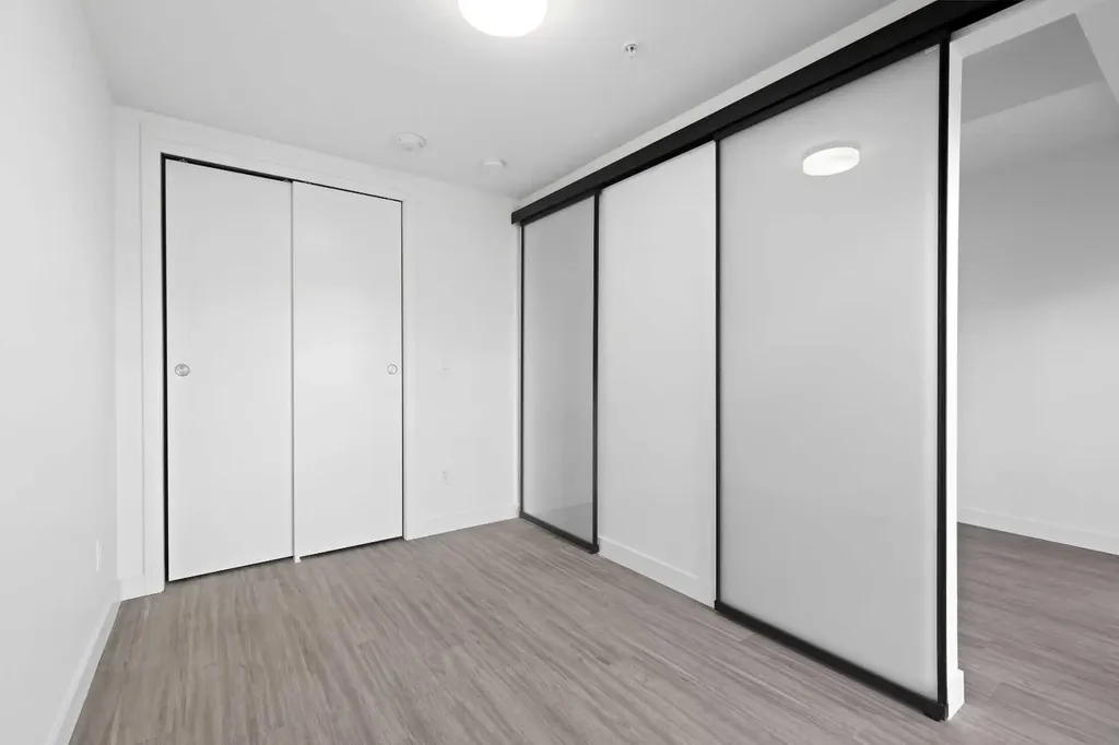 730 2 Avenue SW Calgary AB T2P 1R8