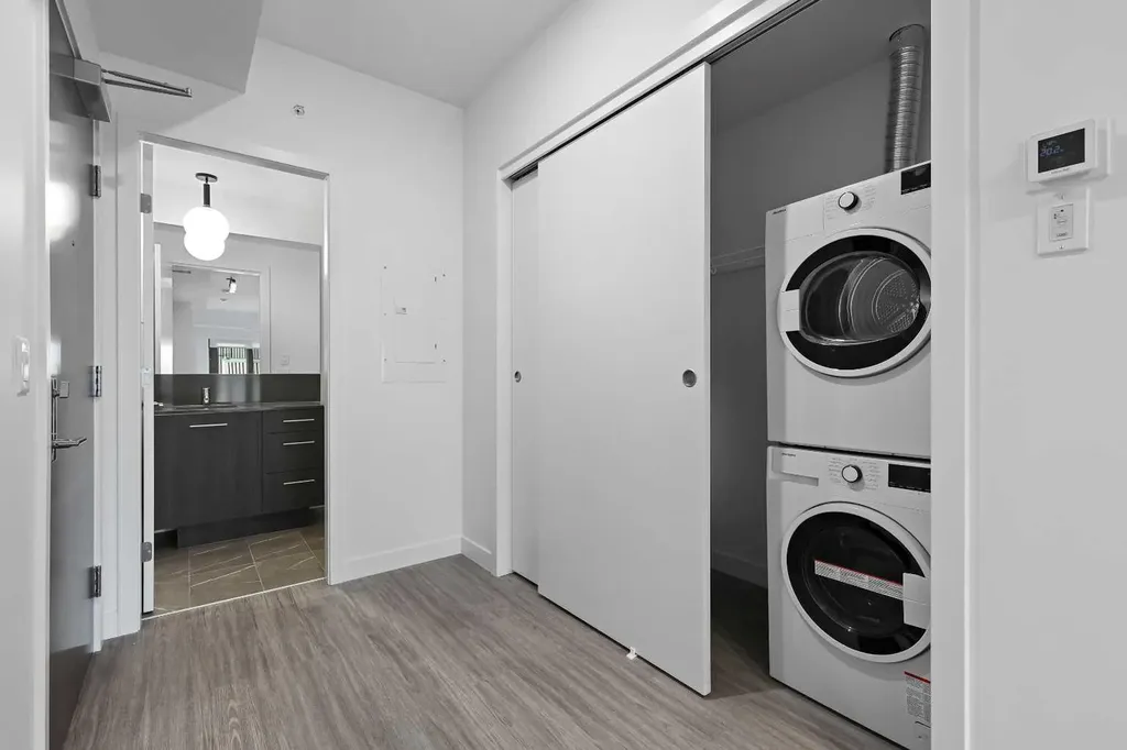 730 2 Avenue SW Calgary AB T2P 1R8