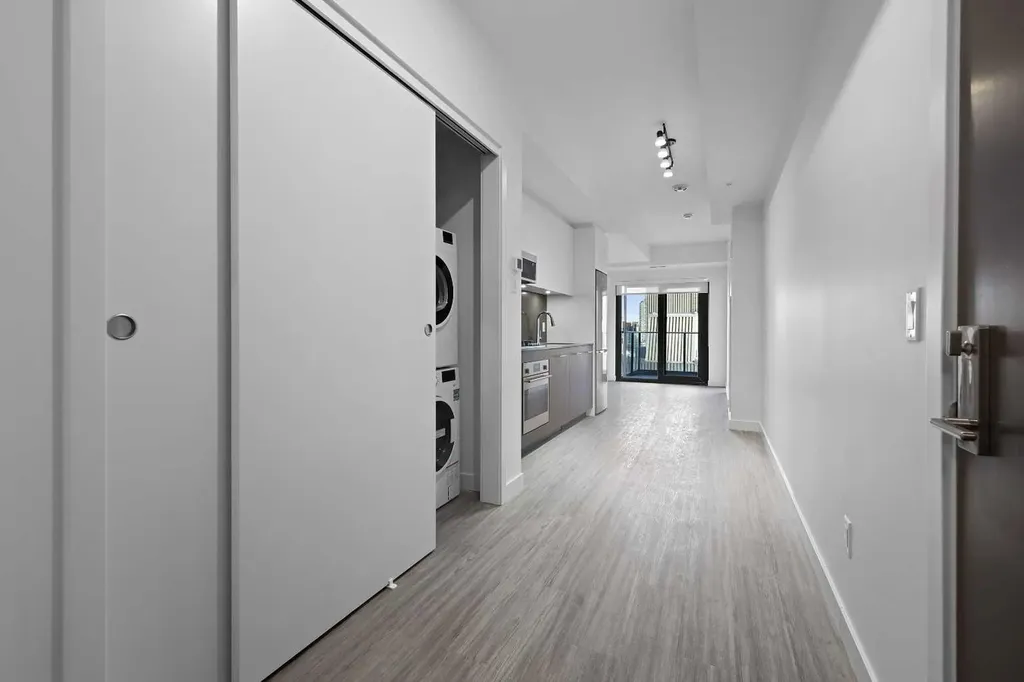 730 2 Avenue SW Calgary AB T2P 1R8