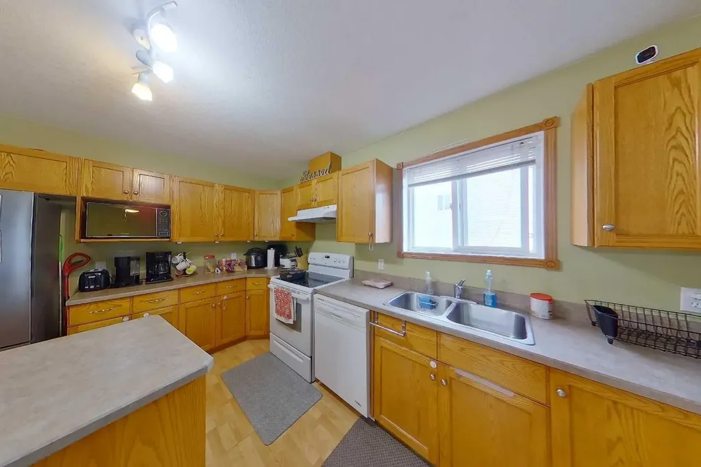 832 10 Avenue Slave Lake AB T0G2A4