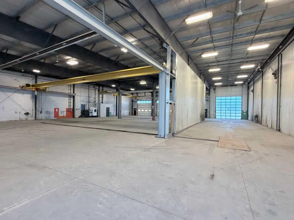 10211 88 Avenue Clairmont AB T8X 5G8