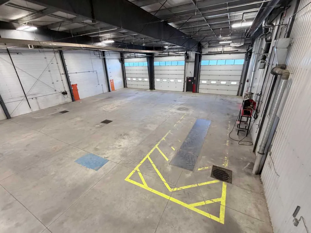 10211 88 Avenue Clairmont AB T8X 5G8