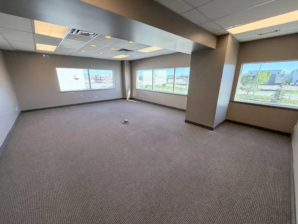 10211 88 Avenue Clairmont AB T8X 5G8