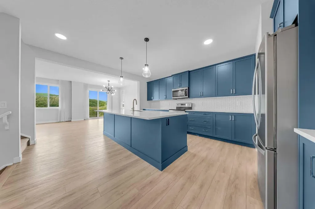 82 Belvedere Green SE Calgary AB T2A 7G2