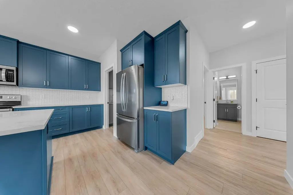 82 Belvedere Green SE Calgary AB T2A 7G2