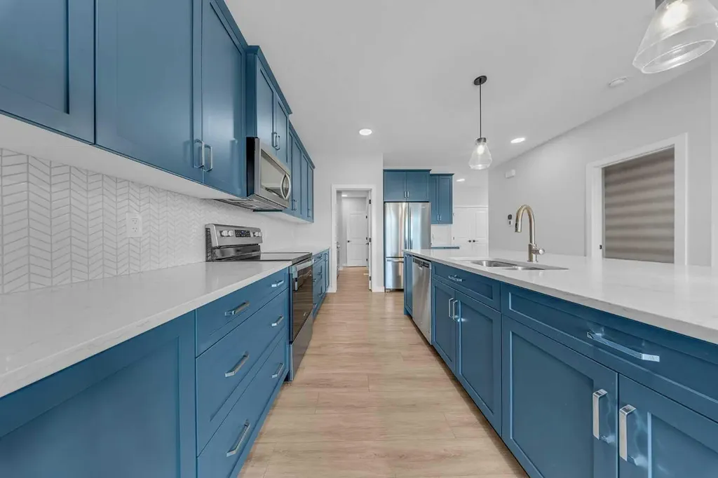 82 Belvedere Green SE Calgary AB T2A 7G2