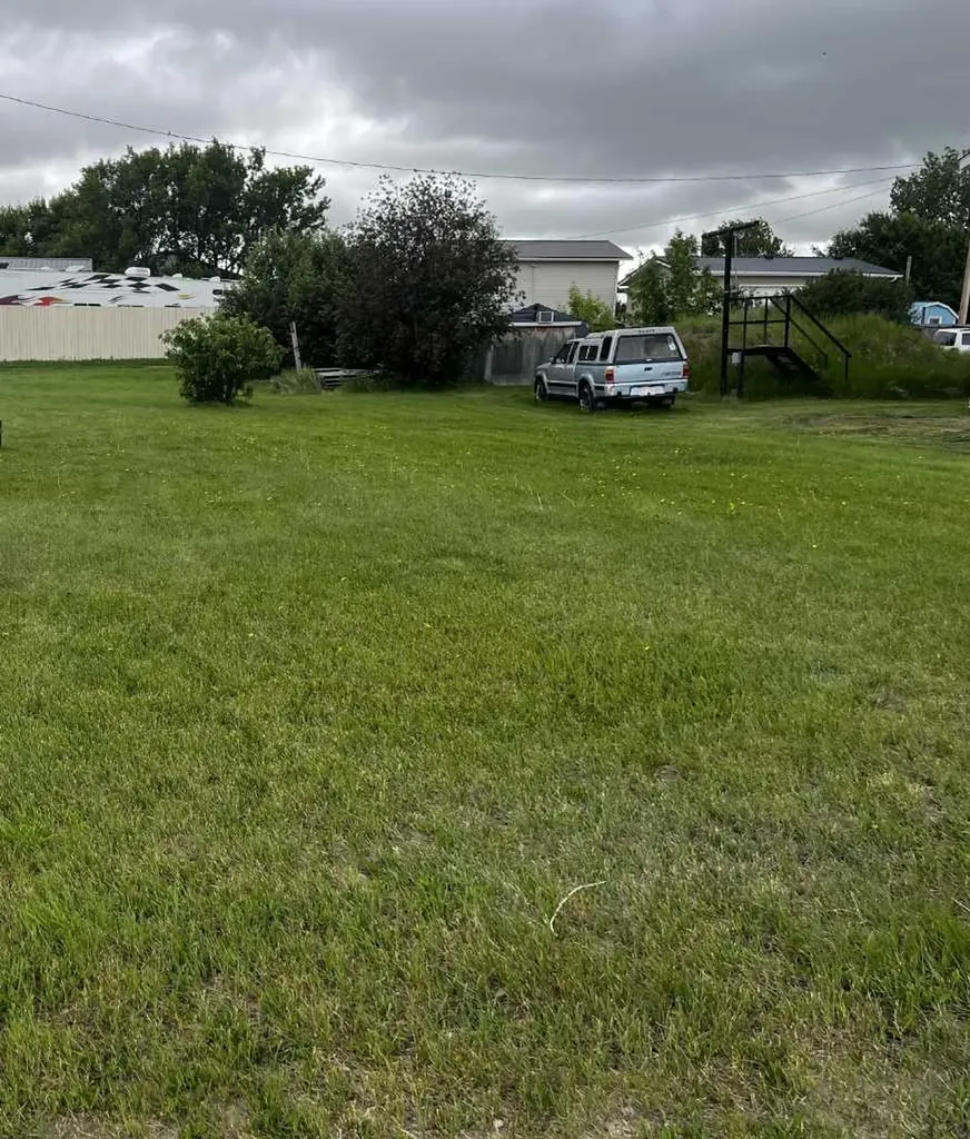235 2 Avenue E Hussar AB T0J1S0