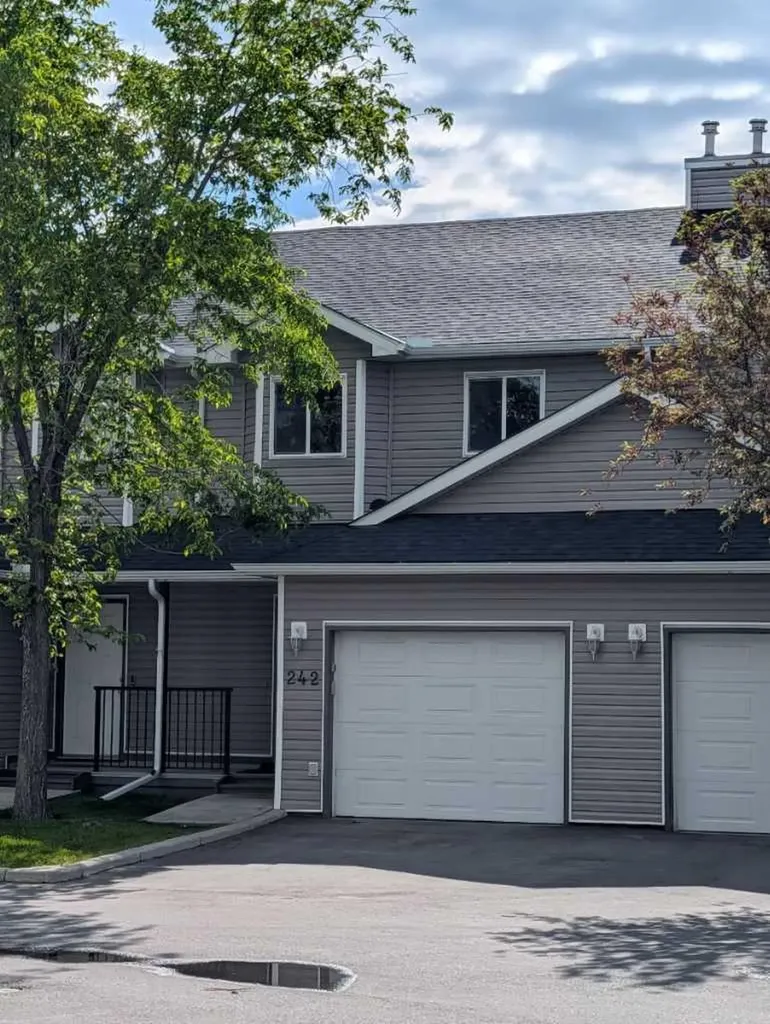 242 Taracove Place NE Calgary AB T3J 4T4